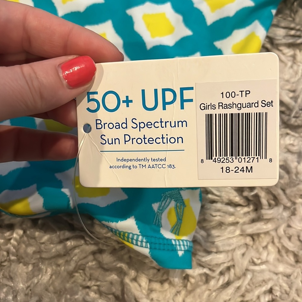 NWT Rash Guard - Picture 2 of 2